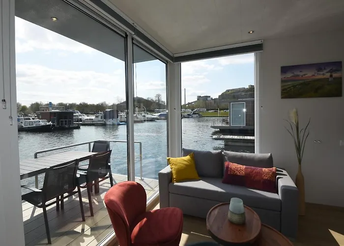 Private Floating Vacationhome Sylt Maastricht