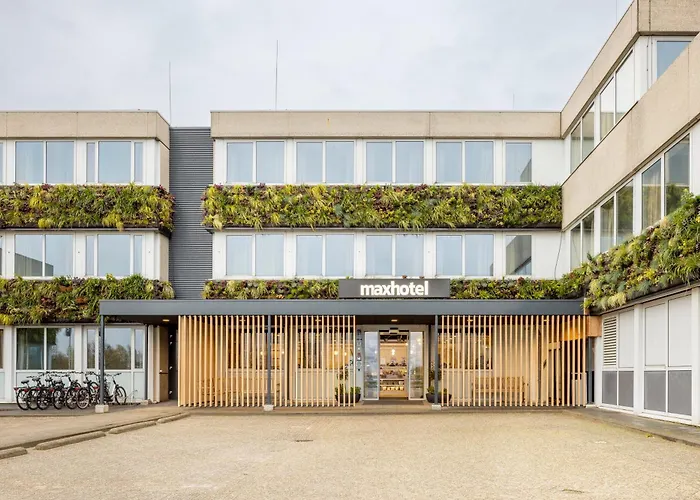 Maxhotel Amsterdam Airport Schiphol - Recently Renovated Hoofddorp With a Casino