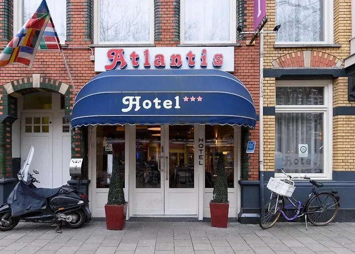 Amsterdam hotels near Museum Het Rembrandthuis